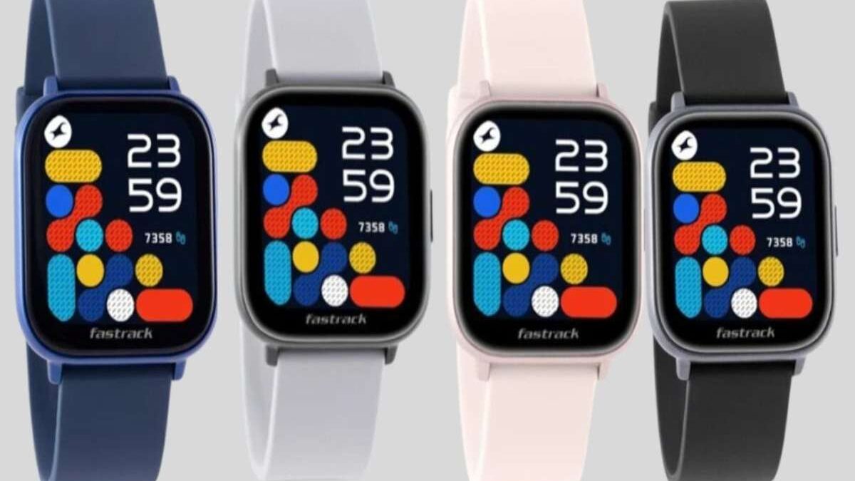 Titan 38078pp02 Fastrack Reflex Vybe Smart Watch