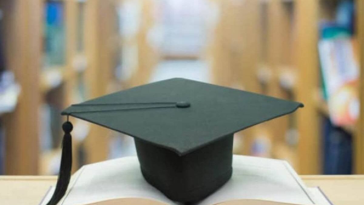 Benefits of Studying for a Doctorate – Advantages, and More